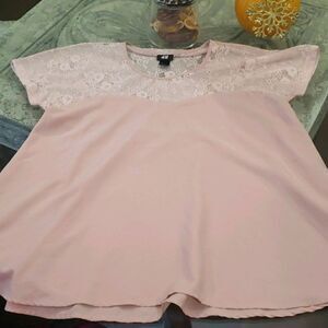 H&m FLOWY BLUSH PINK LACE TOP